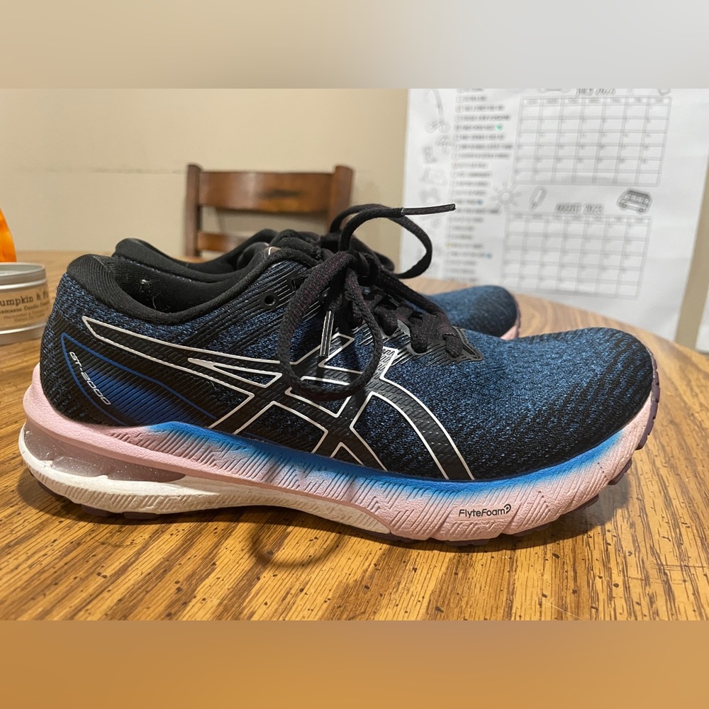 ASICS Women’s Gel Kayano 28